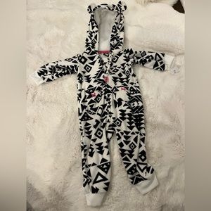 Find, fluffy fleece, black and white, Carter’s size 9 months